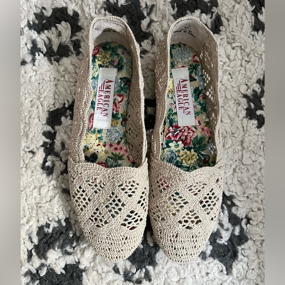 Vintage Looking American Eagle Woven Cut Out Flats Sz 6.5